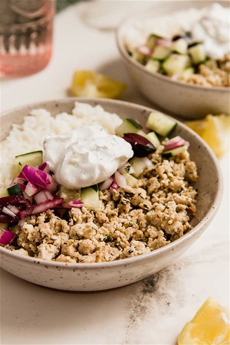 Greek Chicken Power Bowl with Quinoa, Cauliflower Rice or Jasmine Rice and lettuce, tomato and onion (MONDAY DELIVERY)
