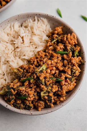 Firecracker Chicken with Rice and Broccoli, Roasted Carrots or Peas (MONDAY DELIVERY)